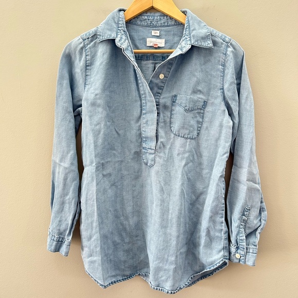 Ann Taylor LOFT Denim Chambray Half Button Relaxed Fit Lyocell/Linen Blouse - Picture 2 of 5